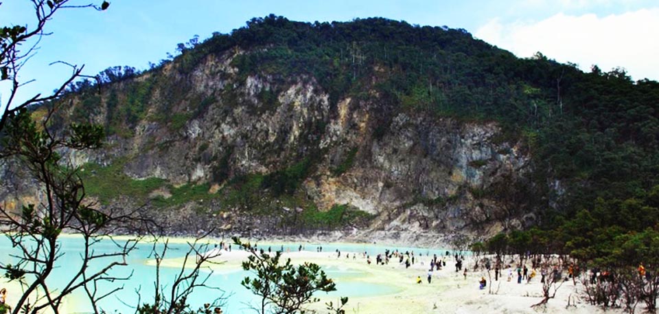 paket-wisata-bandung-selatan-1